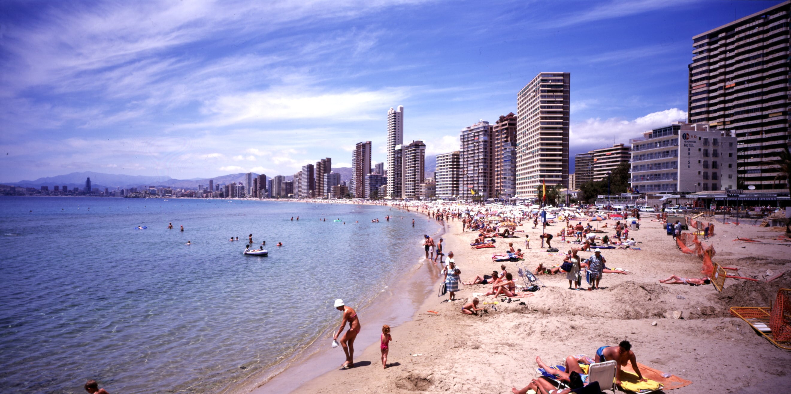 La playa de Levante en Benidorm (Alicante), el 3 de abril de 2001.