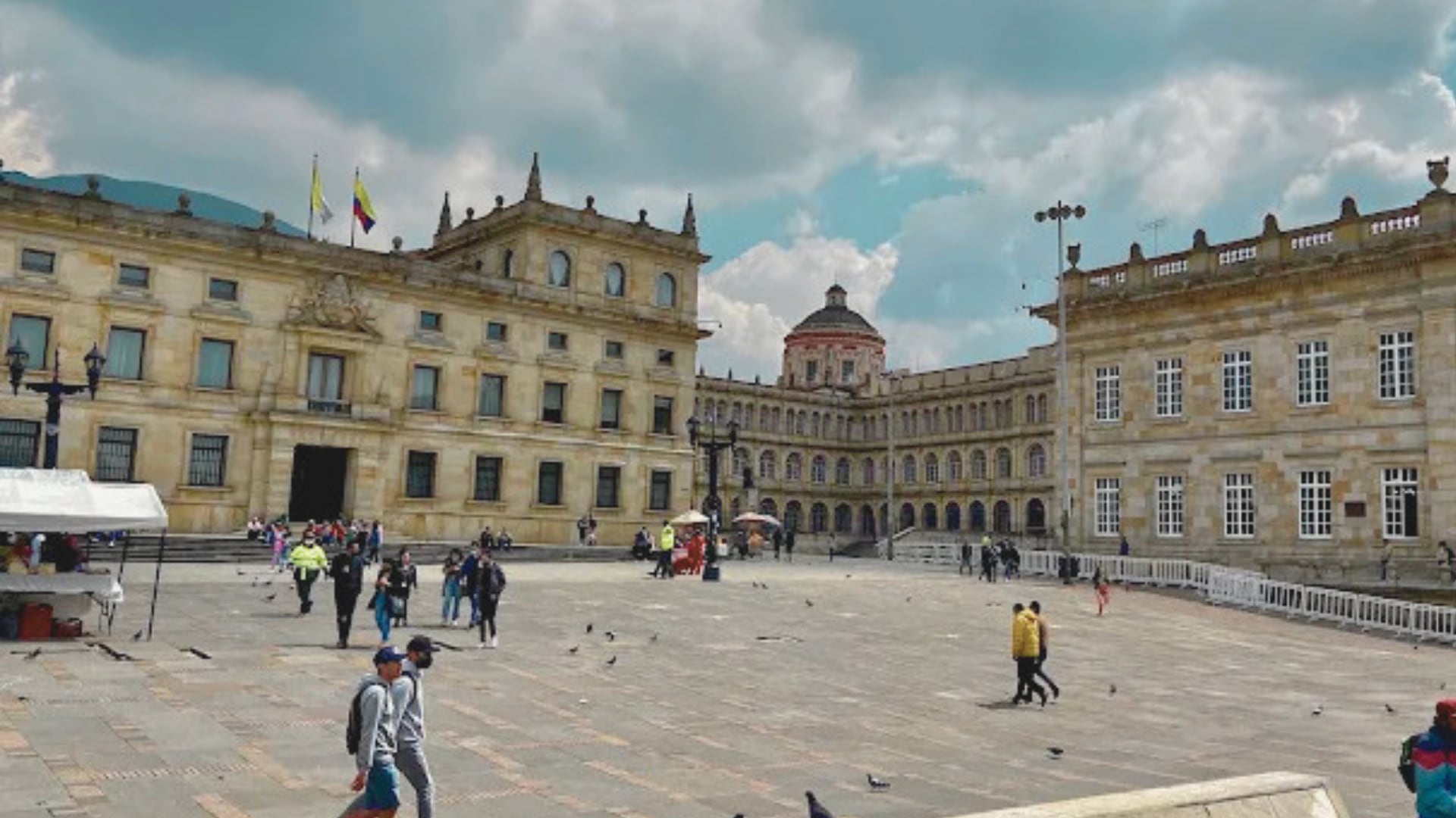 Comenzó la recepción de donaciones del Gran Velatón por las víctimas del terremoto en la Plaza de Bolívar