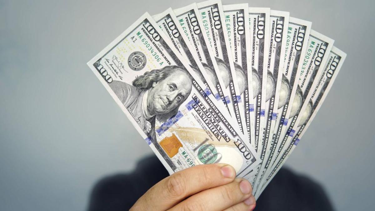 Dólar en Colombia recupera terreno y se encamina a cerrar la semana arriba de los $3.100