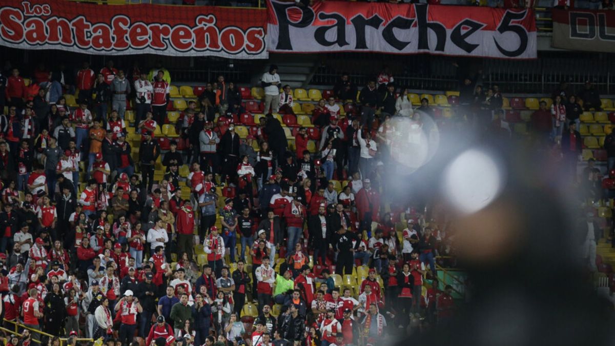 Estas serían las primeras sanciones de la Alcaldía para Santa Fe y América tras la comisión de fútbol en Bogotá